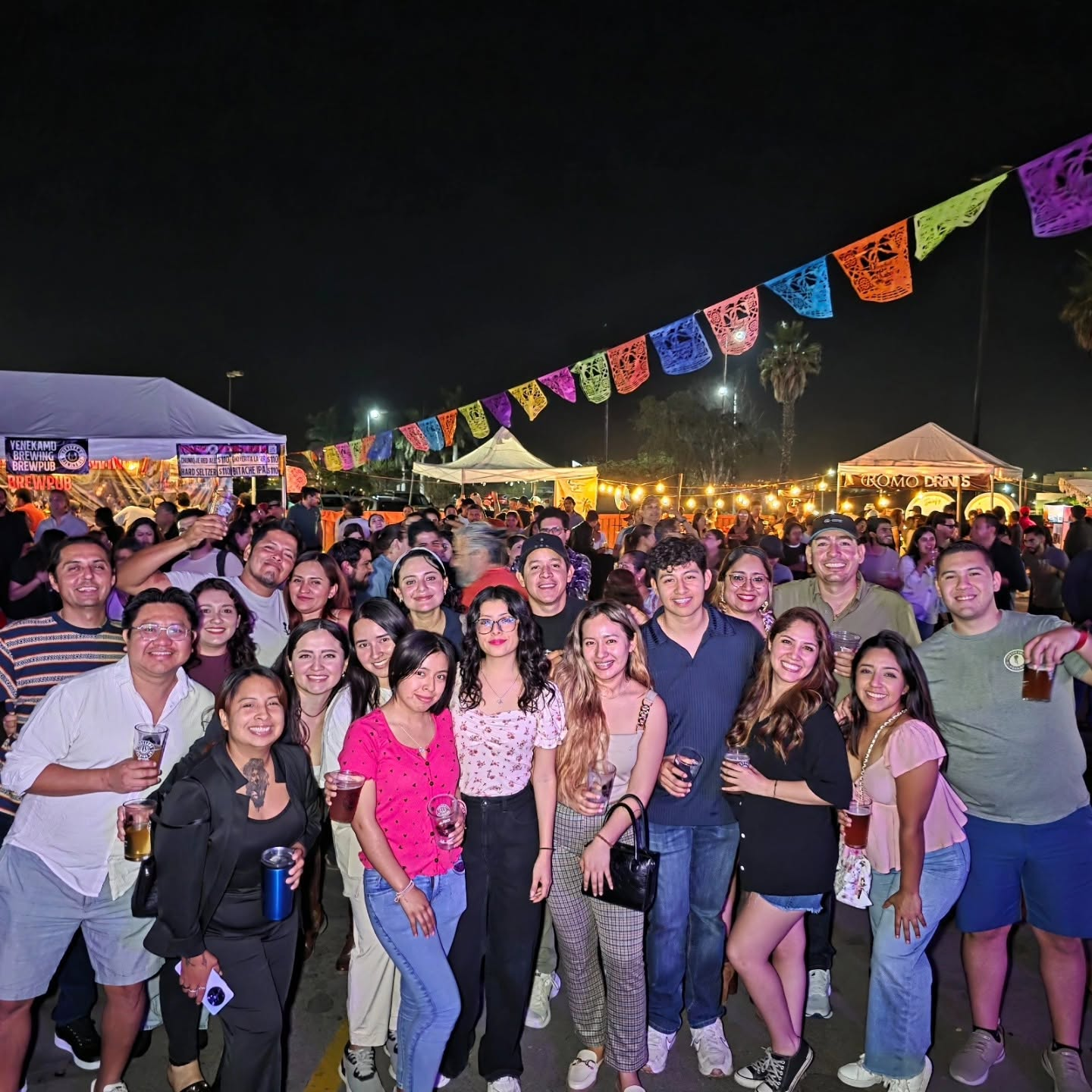 Participantes y asistentes del Oktoberfest Cabo